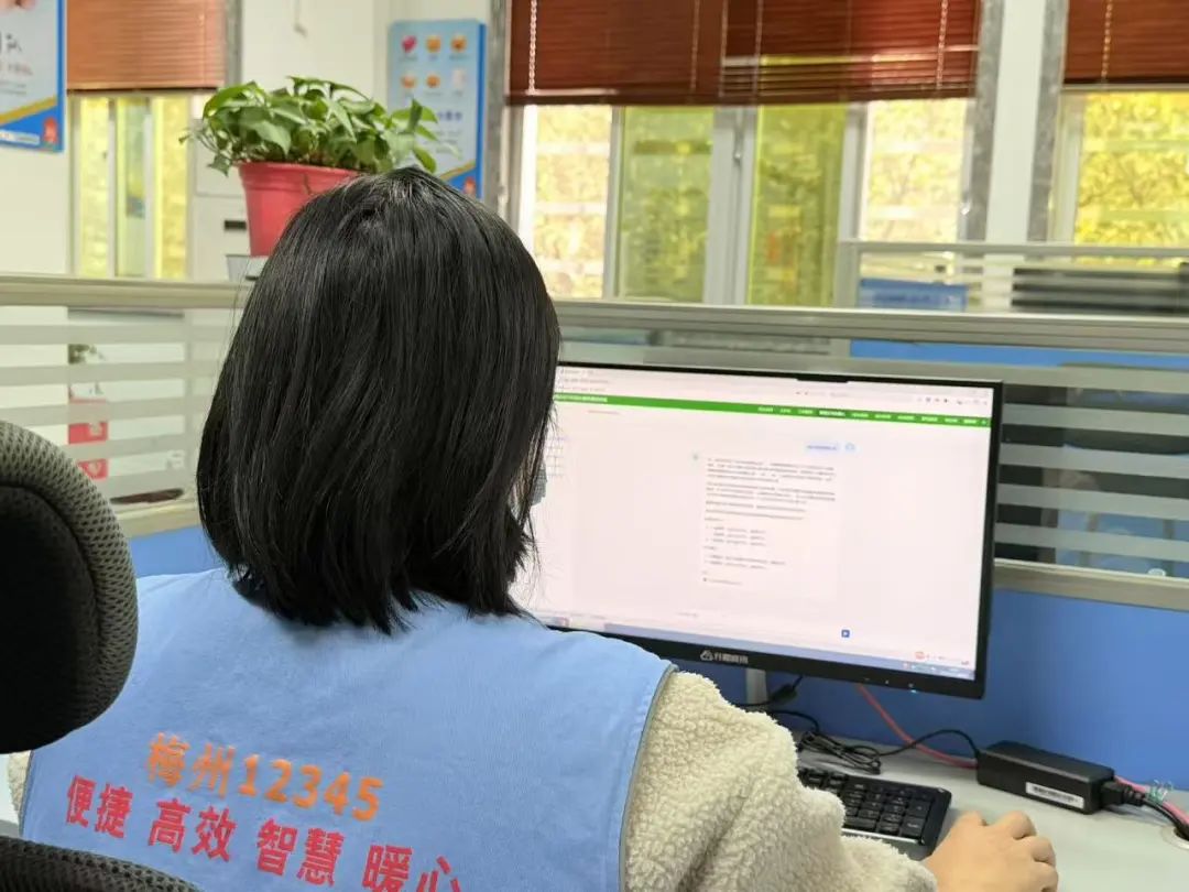 媒体管家官网2025:除了写公文、接热线,DeepSeek还能干什么?多地正探索