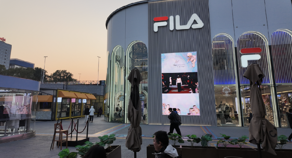 从口碑承压到增速放缓，斐乐下一步如何破局？