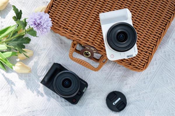 2025微单相机权威排行榜：这两款战略级机型为何成为行业焦点