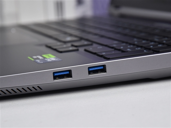 同配置比别家便宜1000块！体验机械革命耀世16 Ultra