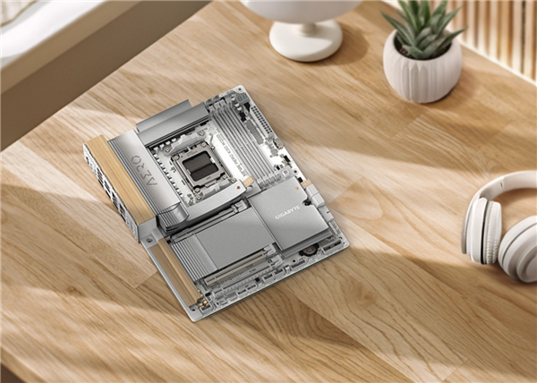 技嘉X870E AERO X3D WOOD主板用上木头、皮革:精美如艺术品