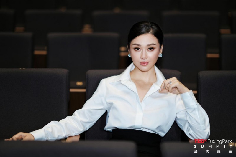 柏荟郑涵文亮剑 TEDx 峰会,掀起一场关于“不扫兴”的革命(图2) 柏荟郑涵文亮剑 TEDx 峰会,掀起一场关于“不扫兴”的革命(图2)