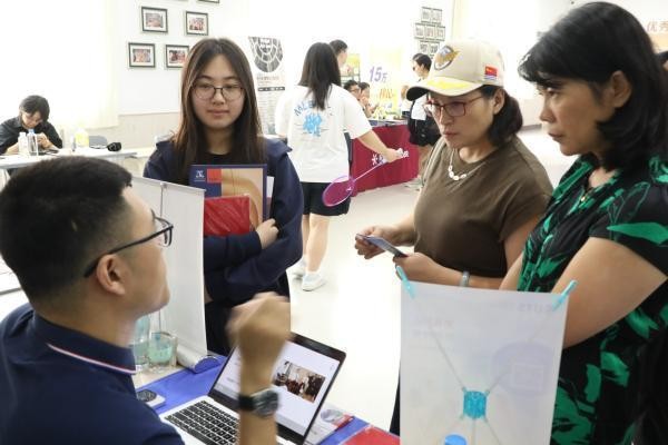 2024国开中学国际部本年度第一场国际教育展成功举办！(图15)