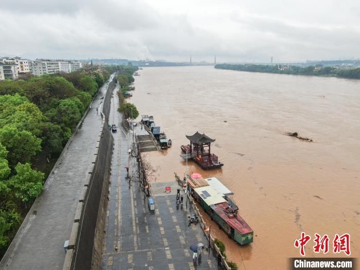 江西提前入汛 省内最大河流赣江上游水位迅速上涨