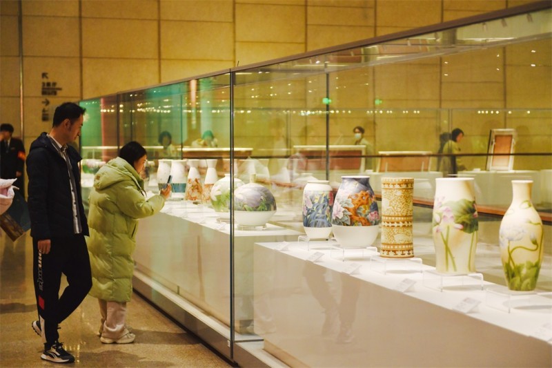 “守护者传播计划·诗心万象——张闻冰陶瓷艺术展”文化影响力持续绽放中(图6)