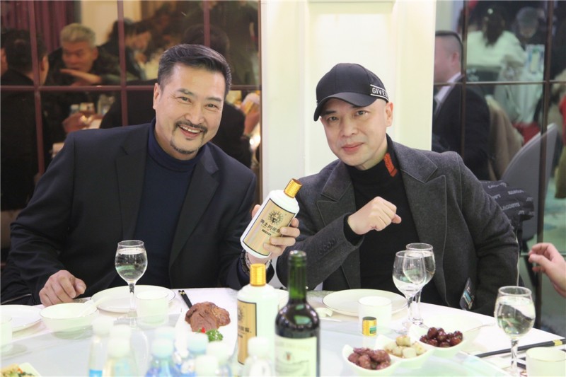 国民酱酒凭实力出圈:价格5880元53度勇士的荣耀酒尊享版(图7) 国民酱酒凭实力出圈:价格5880元53度勇士的荣耀酒尊享版(图7)