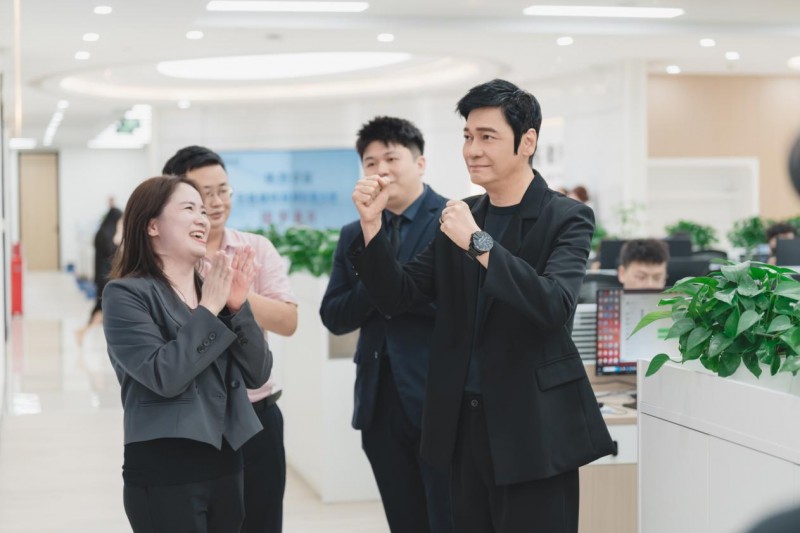 广东空格律师事务所重磅签约著名影星罗嘉良先生 以专业共塑法治新标杆(图4)