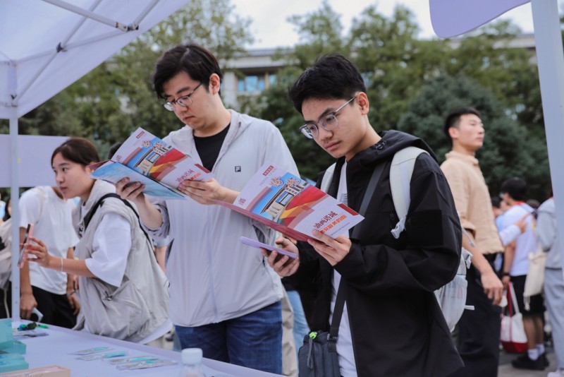 “新疆是个好地方·油画塔城欢迎您”新疆美食走进北大(图4)